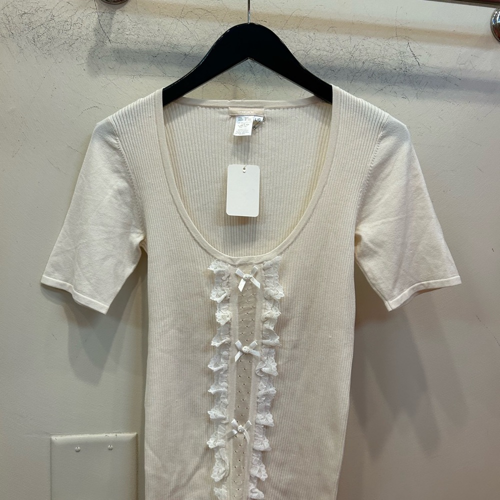 Votre Nom Cream Ribbed Ruffled Blouse - Picture 2 of 5